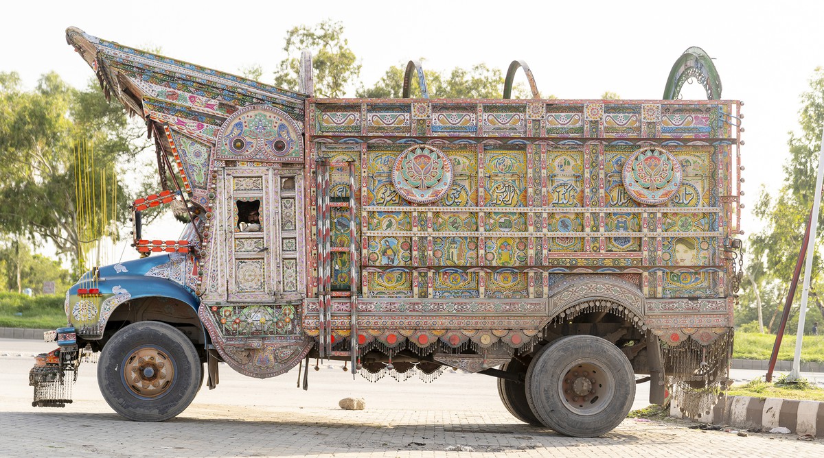 Trucks and Tuks 8722
